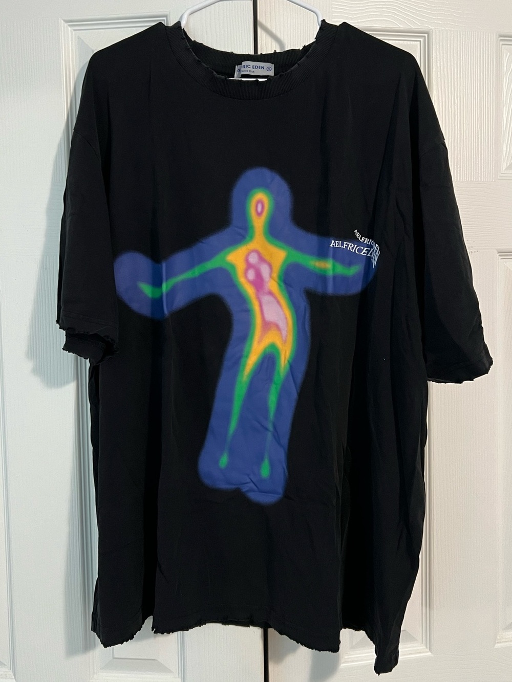 Aelfric Eden Black Tee with Thermal-Effect Figure Graphic